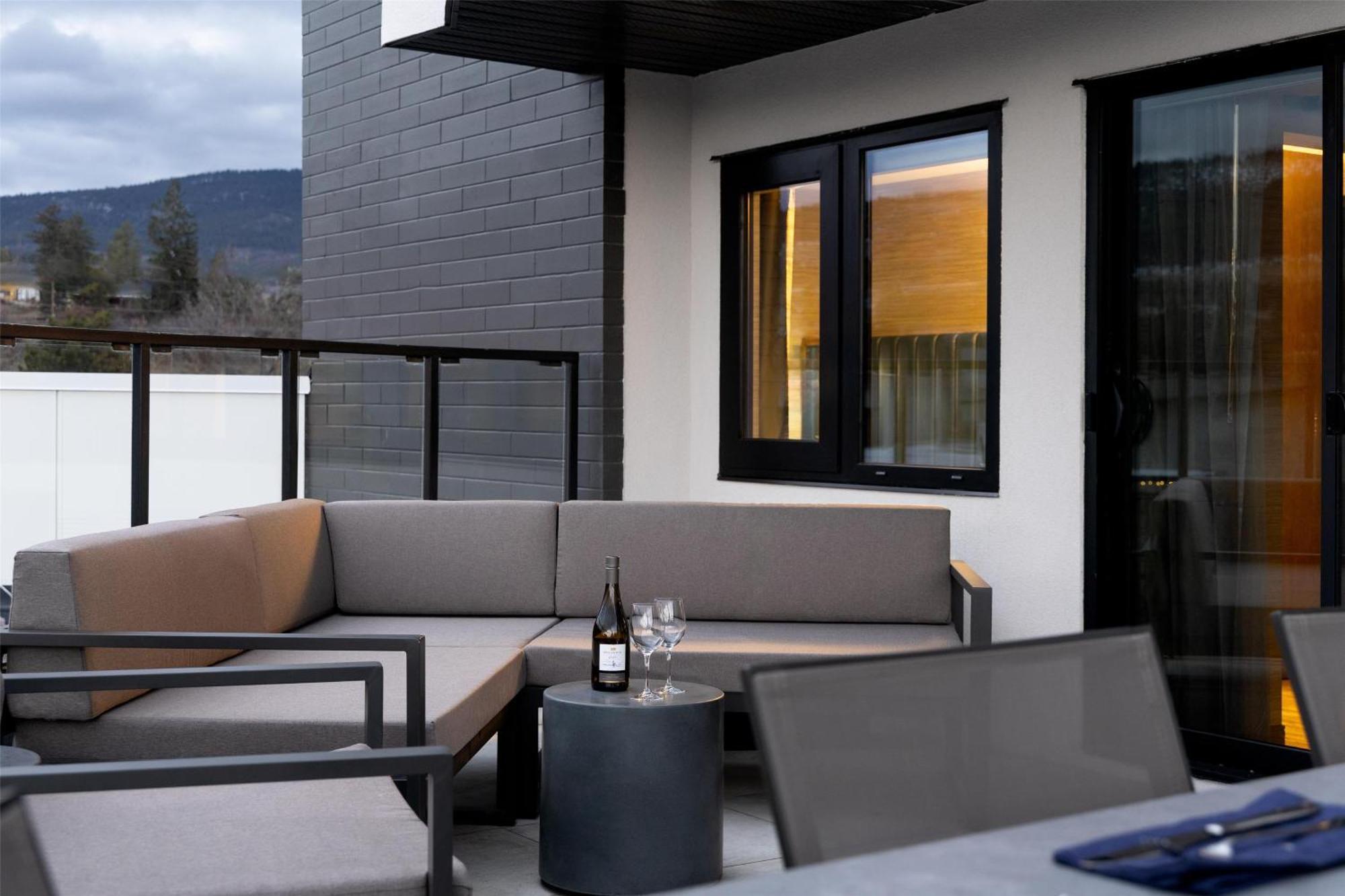 Doubletree By Hilton West Kelowna Exterior photo
