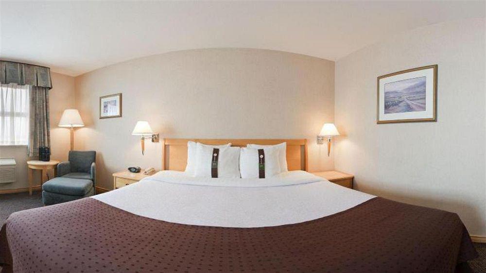 Doubletree By Hilton West Kelowna Exterior photo